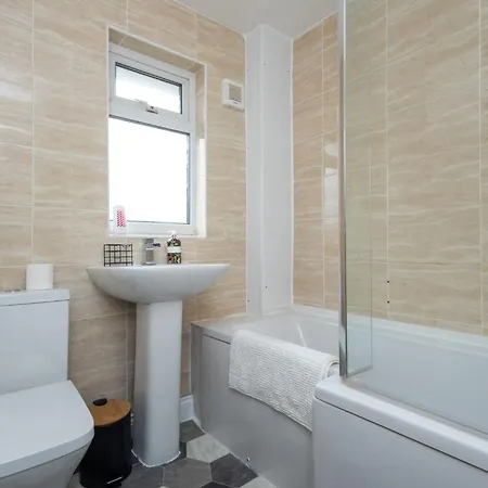 6 Guests - 10min Centre Holiday home Leeds (West Yorkshire)