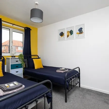 6 Guests - 10min Centre *