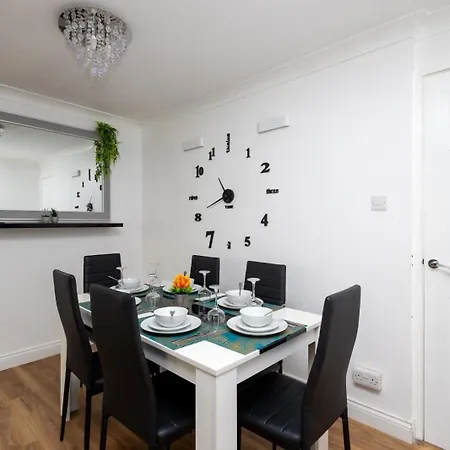 Holiday home 6 Guests - 10min Centre Leeds (West Yorkshire)