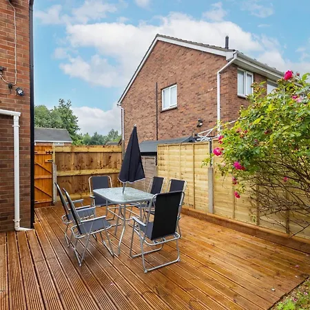 6 Guests - 10min Centre Holiday home